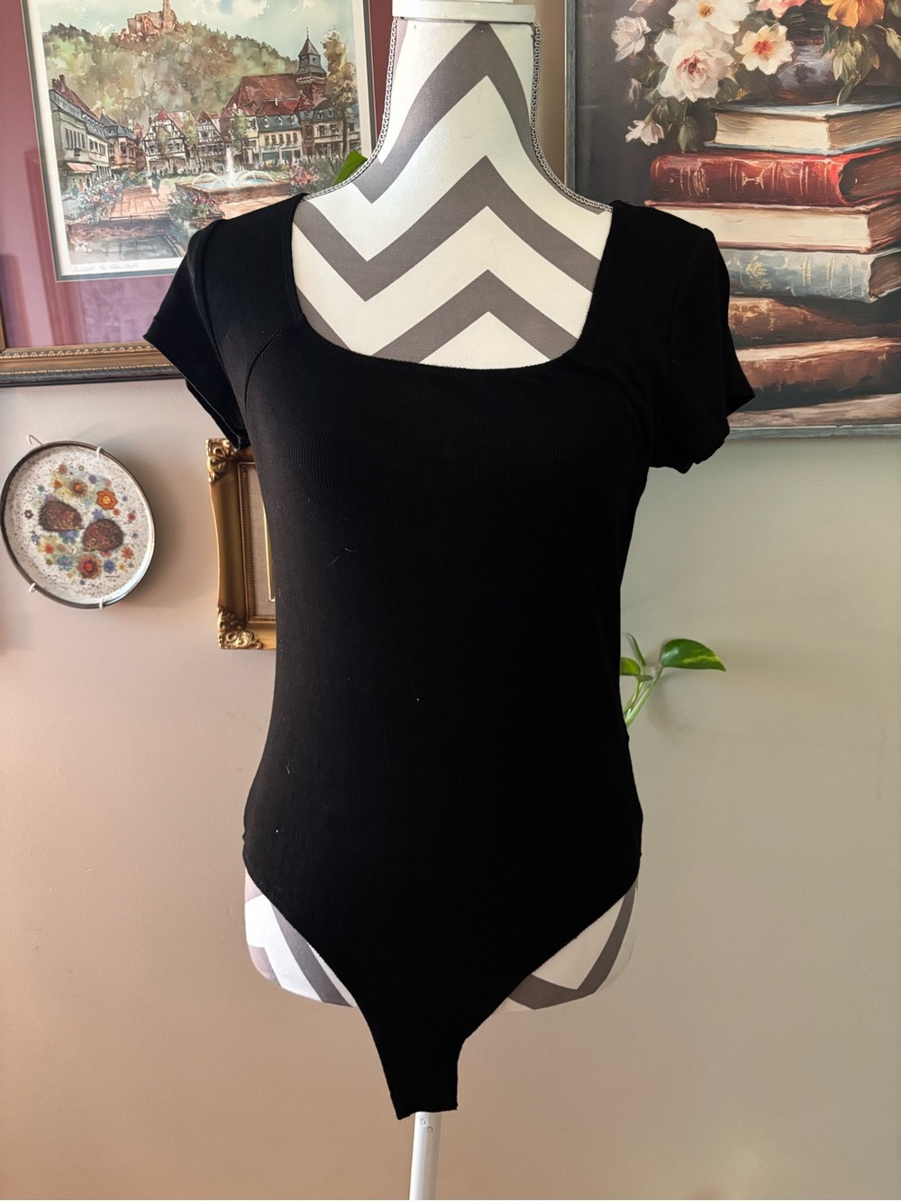 Kaileigh Black Scoop Neck Short Sleeve Bodysuit
